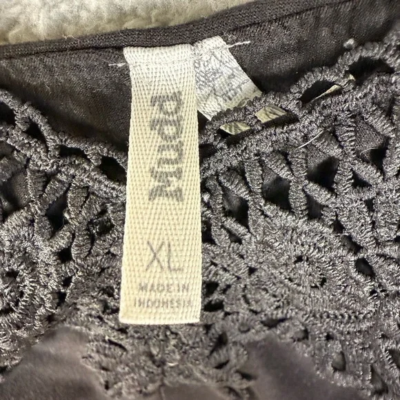 Mudd black halter top crochet detail size XL preowned festival boho - Picture 6 of 6